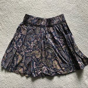 Cute Floral skirt mid waist!